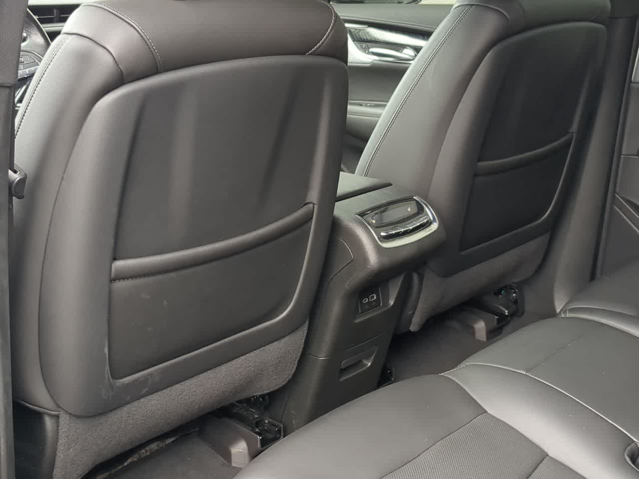 Thumbnail: 2024 Cadillac XT6 - 19