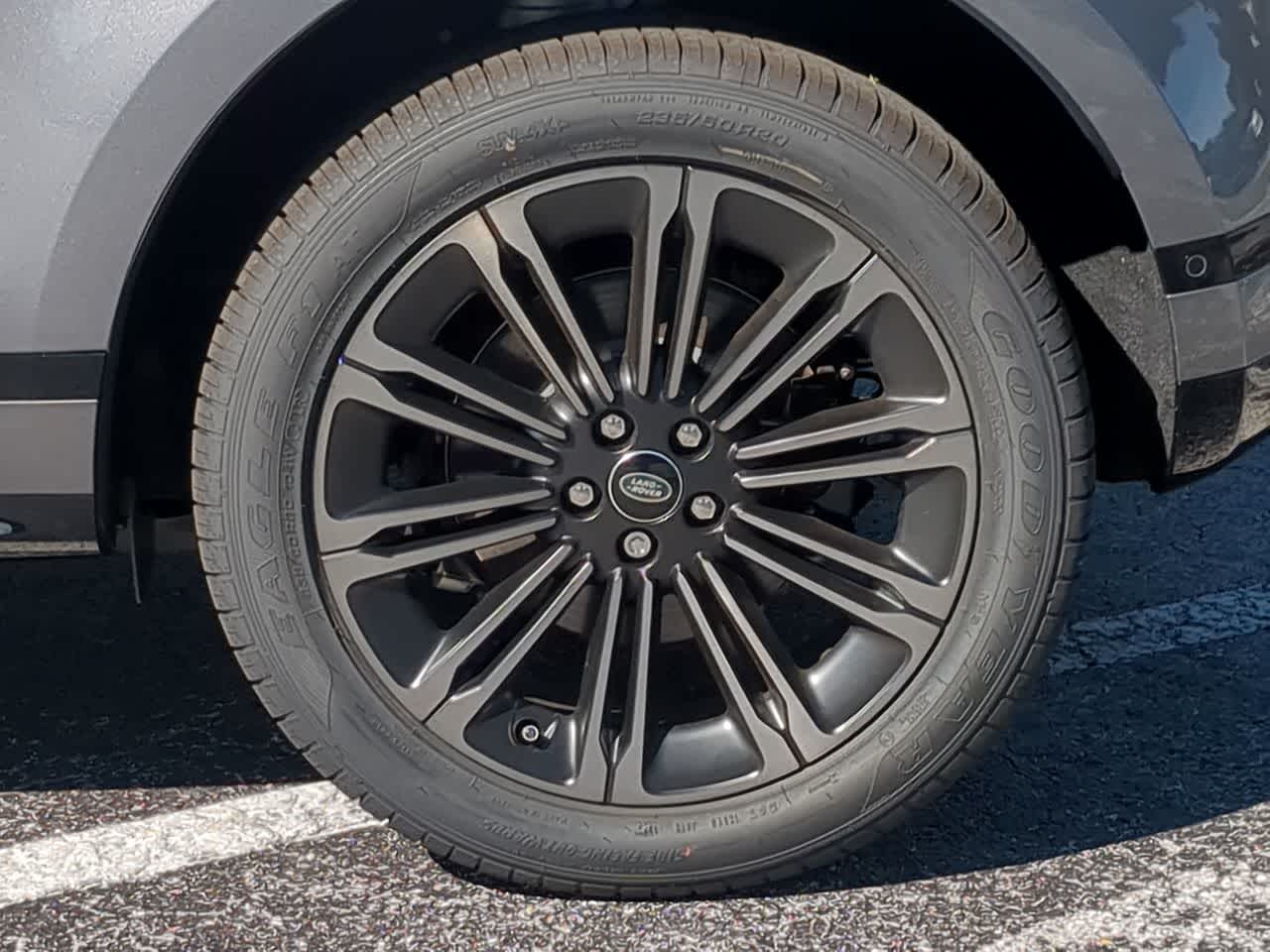 Thumbnail: 2026 Land Rover Range Rover Evoque - 14