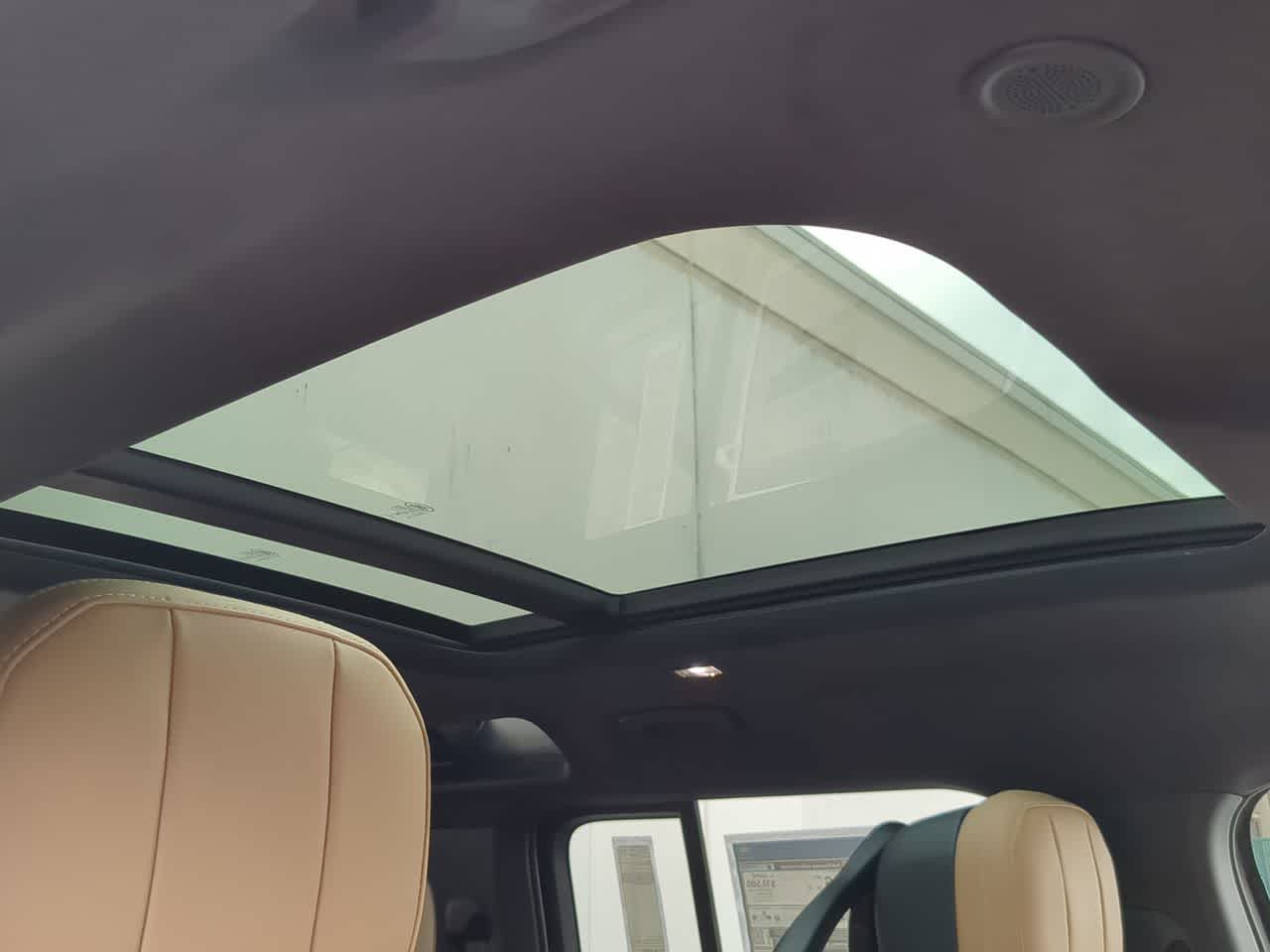 Thumbnail: 2025 Land Rover Defender - 20