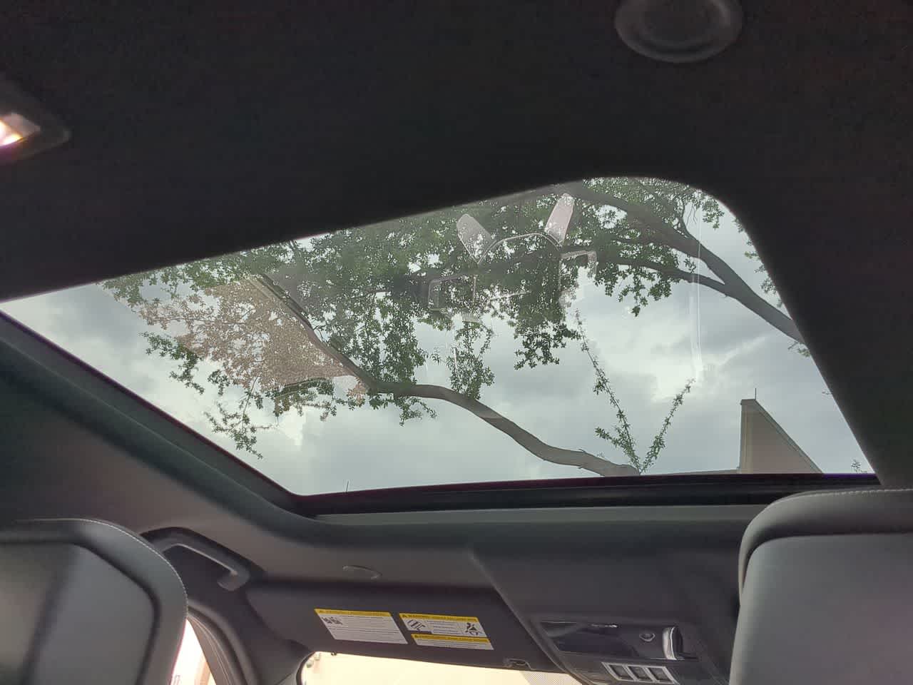 Thumbnail: 2025 Land Rover Discovery - 23