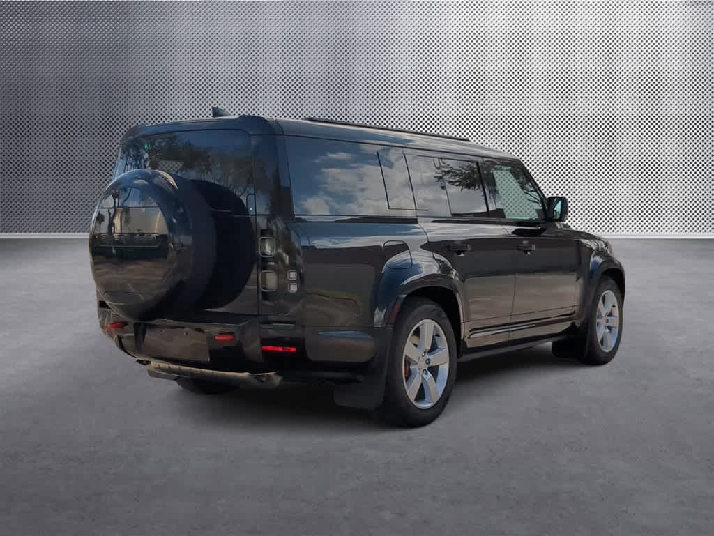 2025 Land Rover Defender 130 8