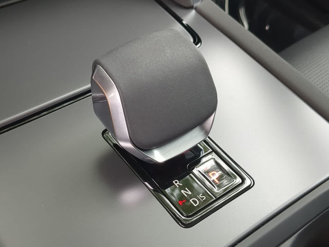 Thumbnail: 2025 Land Rover Discovery Sport - 35