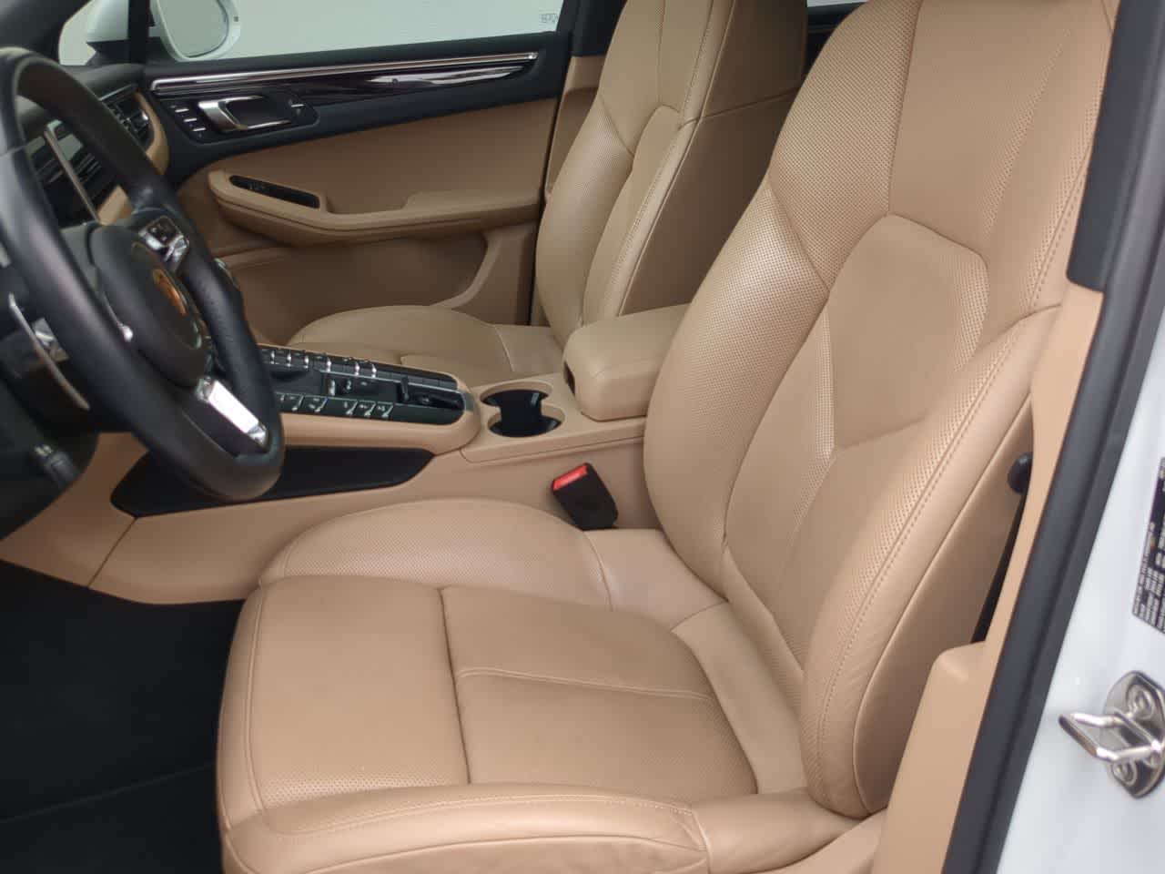 Thumbnail: 2021 Porsche Macan - 16