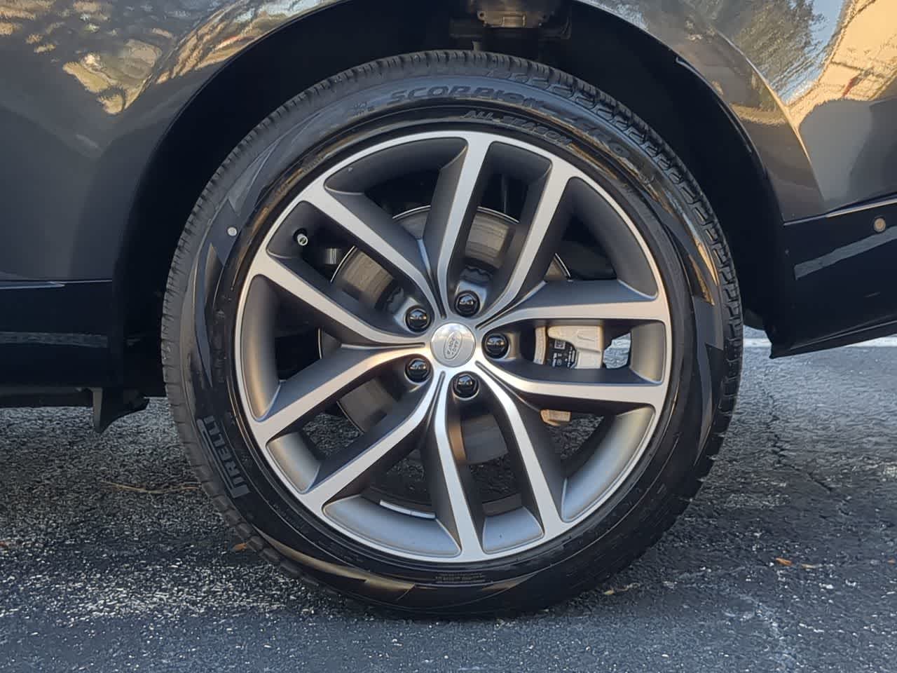 Thumbnail: 2025 Land Rover Range Rover - 14