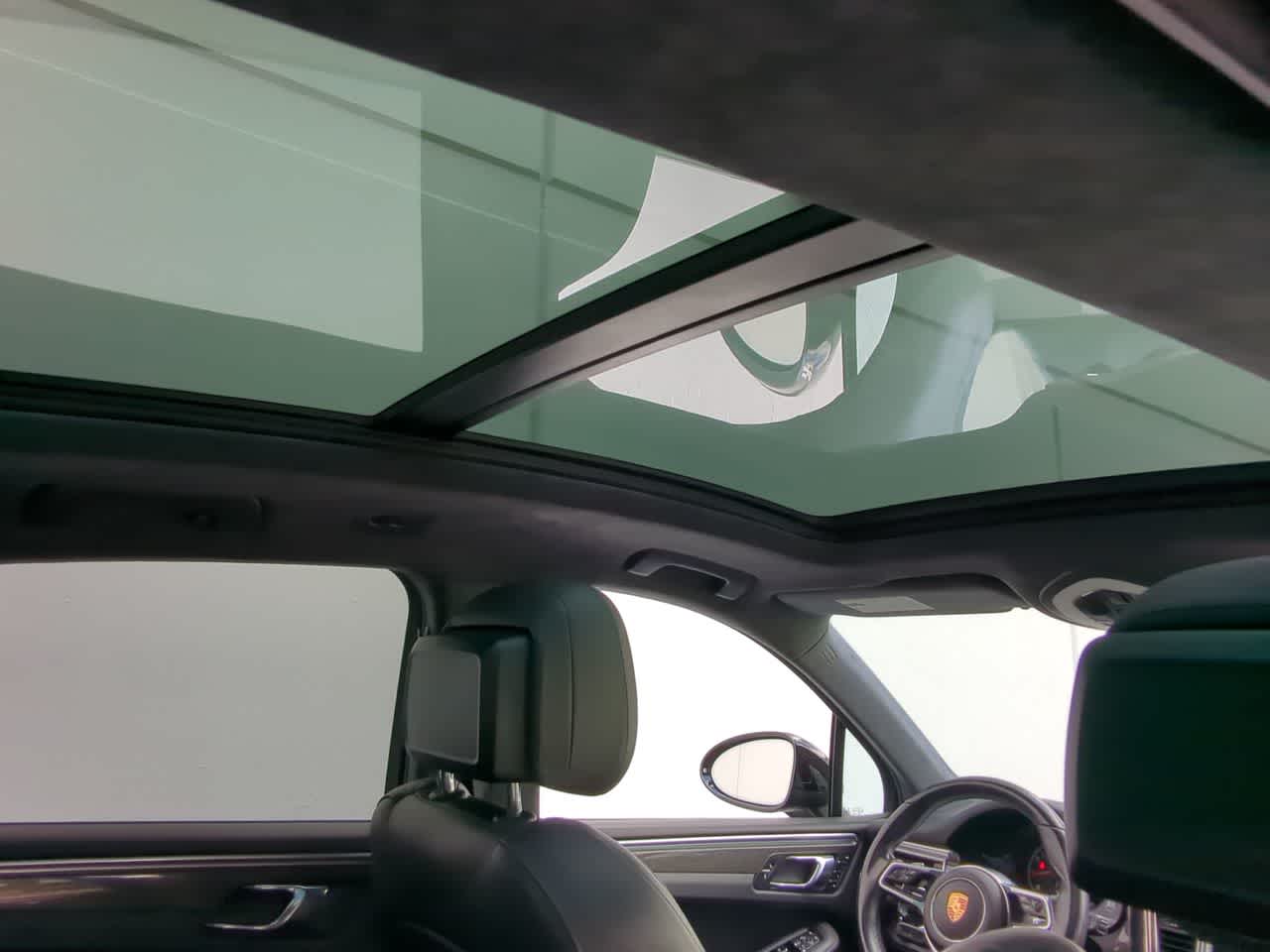 Thumbnail: 2017 Porsche Macan - 22