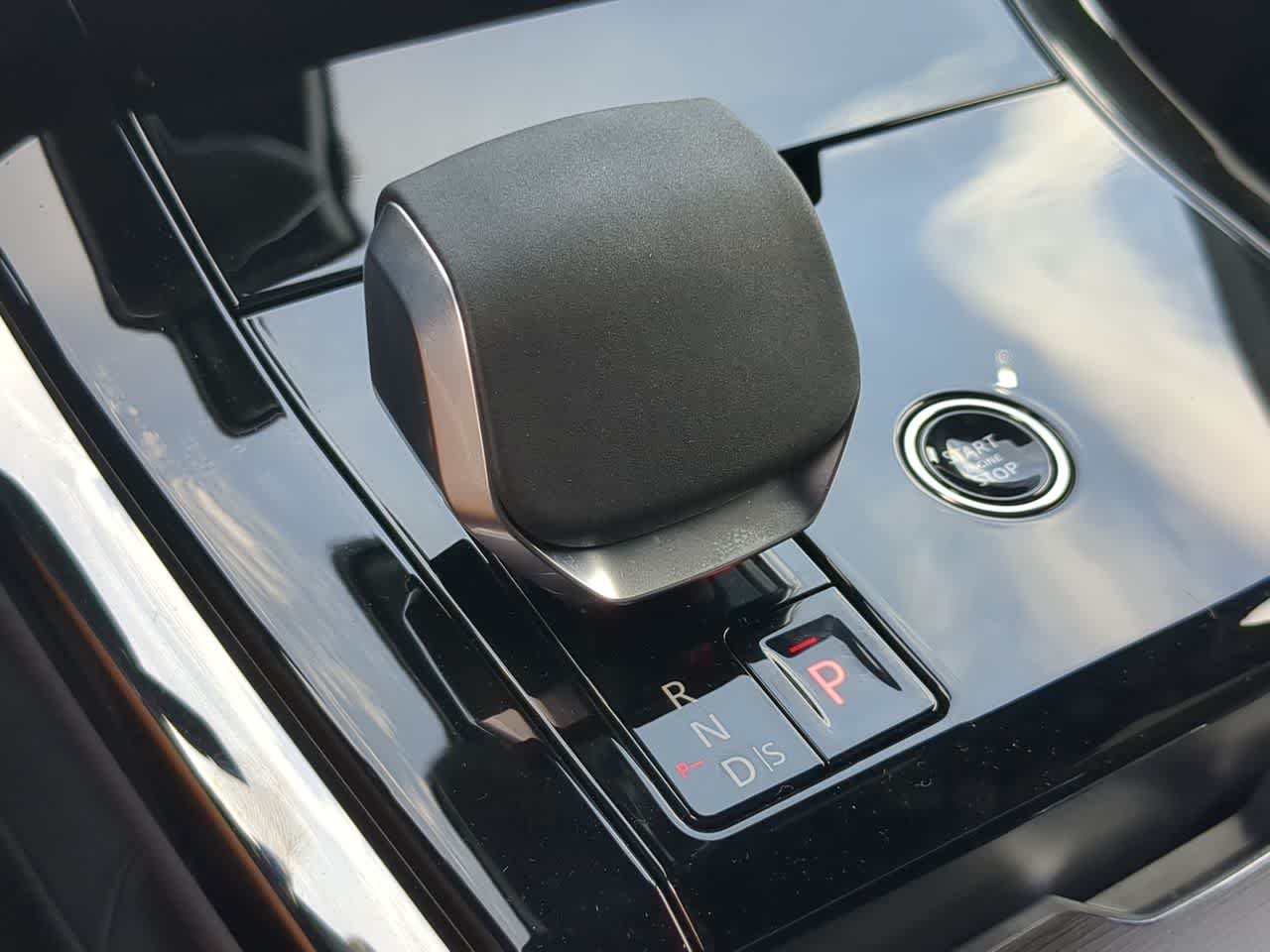 Thumbnail: 2026 Land Rover Range Rover Sport - 34