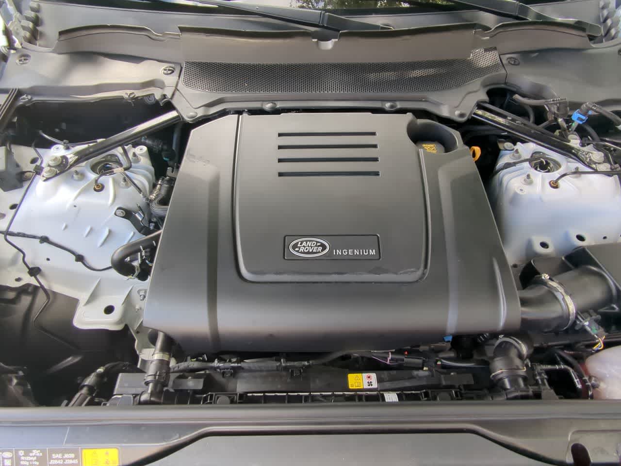 Thumbnail: 2025 Land Rover Discovery - 15