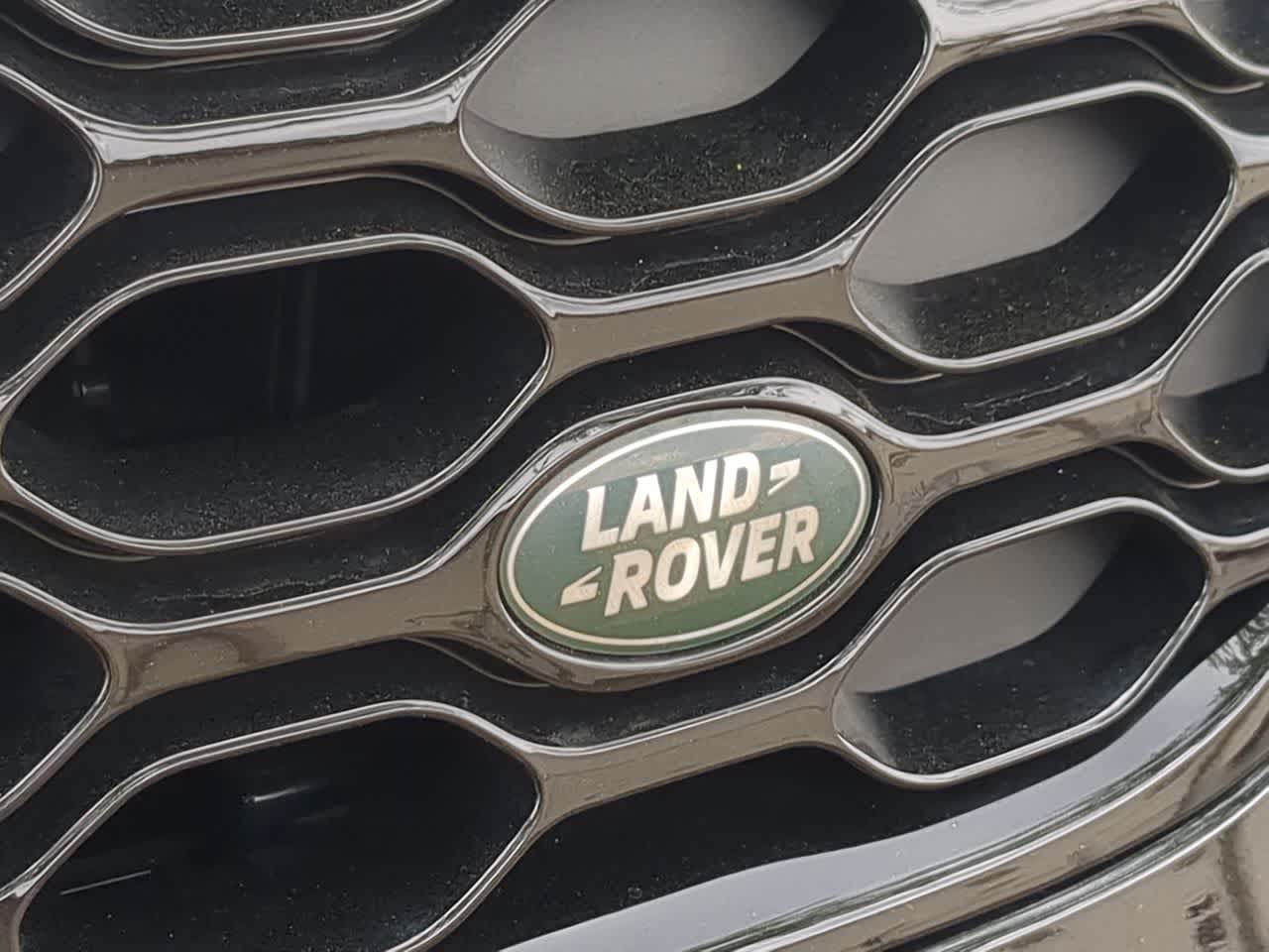 Thumbnail: 2025 Land Rover Discovery - 12