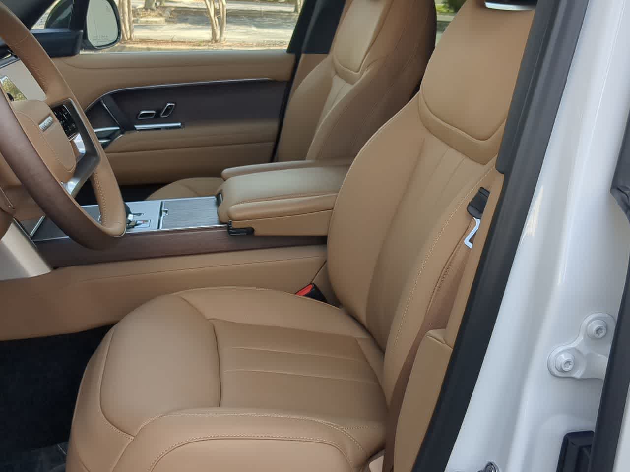 Thumbnail: 2026 Land Rover Range Rover - 17