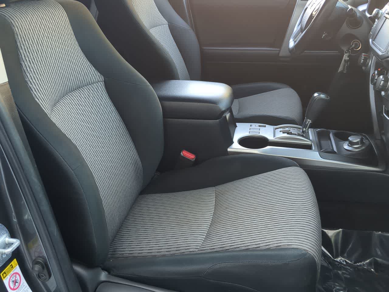 Thumbnail: 2016 Toyota 4Runner - 21