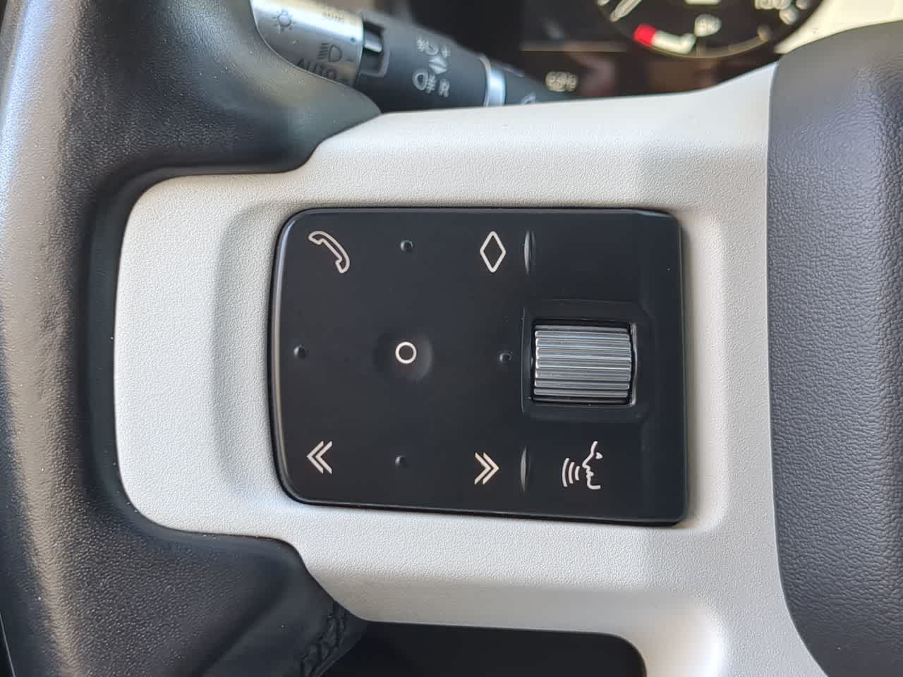 Thumbnail: 2022 Land Rover Defender - 26