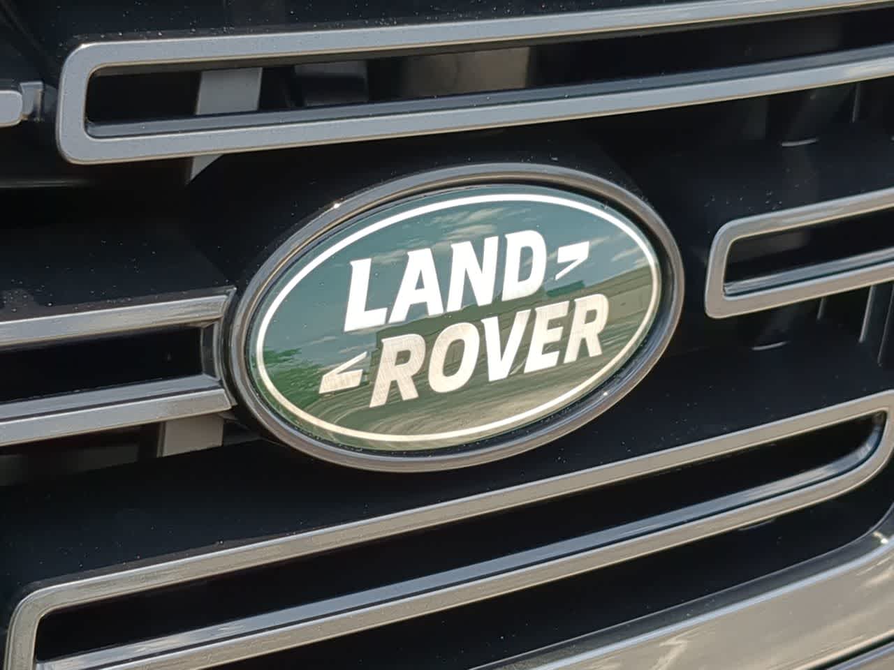 2025 Land Rover Range Rover SE 12