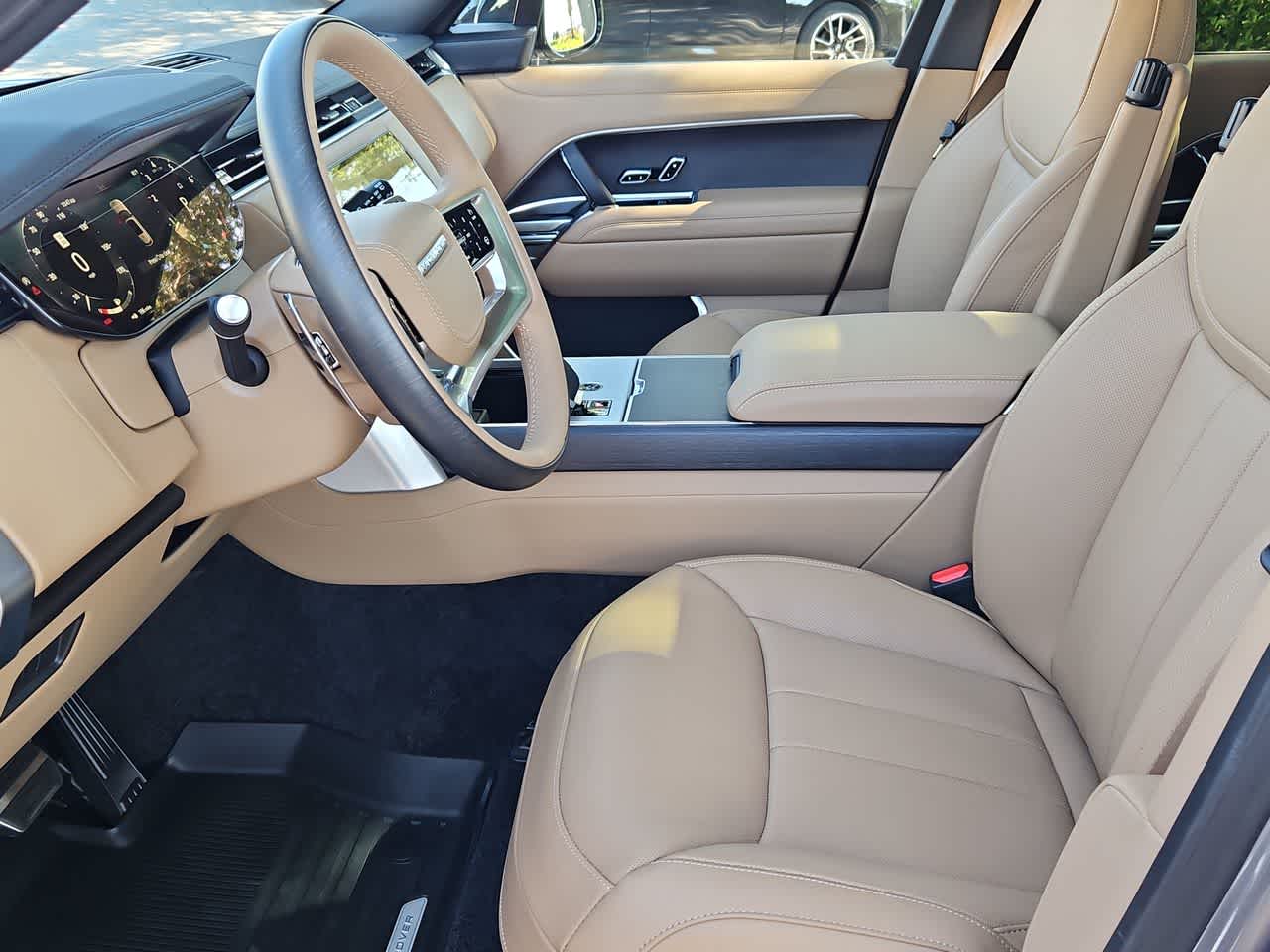 Thumbnail: 2025 Land Rover Range Rover - 17