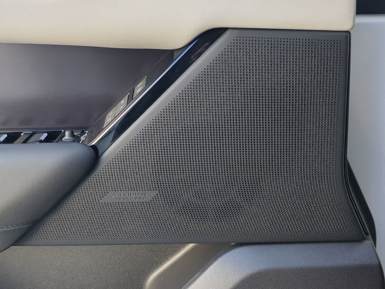 Thumbnail: 2026 Land Rover Range Rover Velar - 32