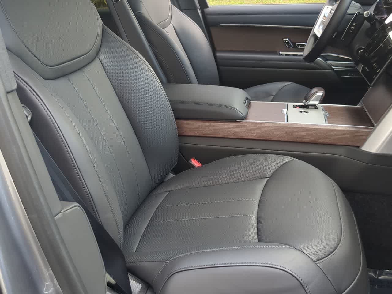 Thumbnail: 2024 Land Rover Range Rover - 23