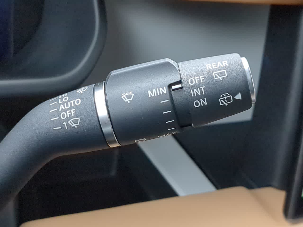 2025 Land Rover Defender 110 28