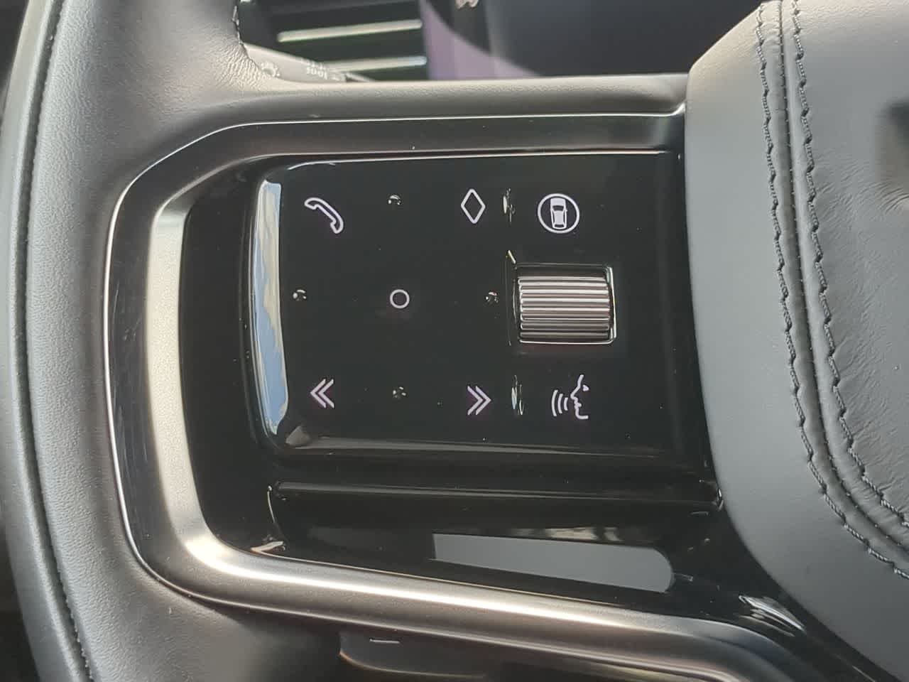 Thumbnail: 2025 Land Rover Range Rover Sport - 26