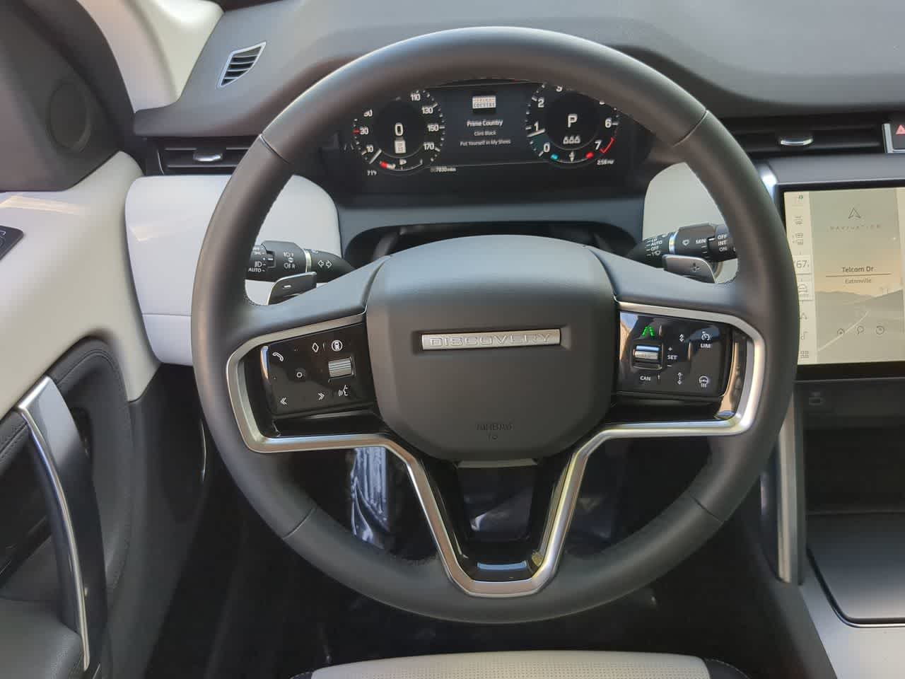 Thumbnail: 2025 Land Rover Discovery Sport - 25