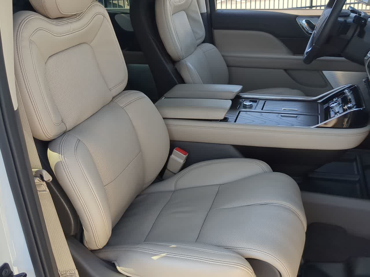 Thumbnail: 2024 Lincoln Navigator - 22