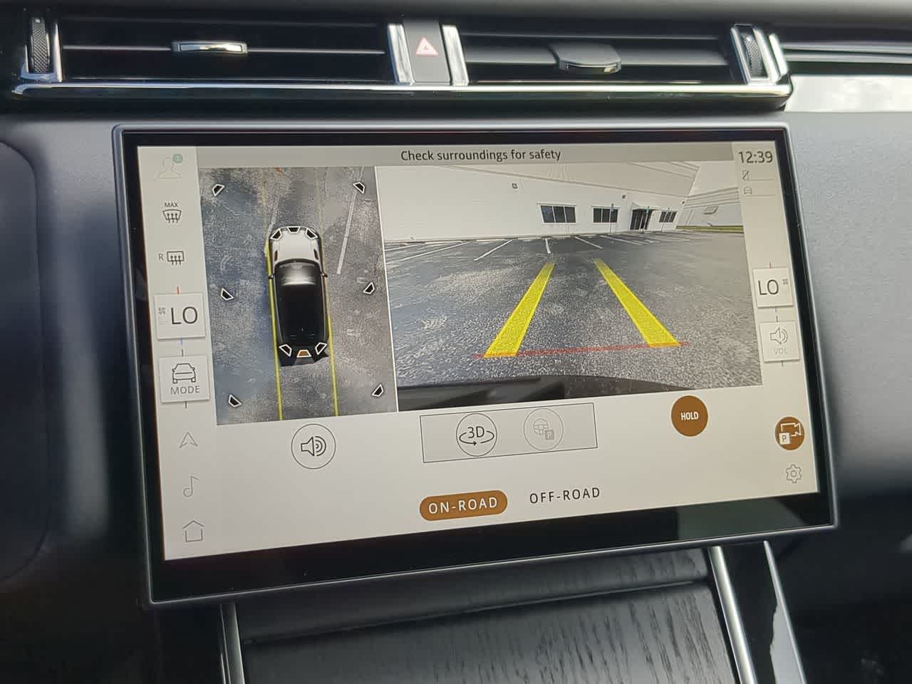 Thumbnail: 2026 Land Rover Range Rover Velar - 32