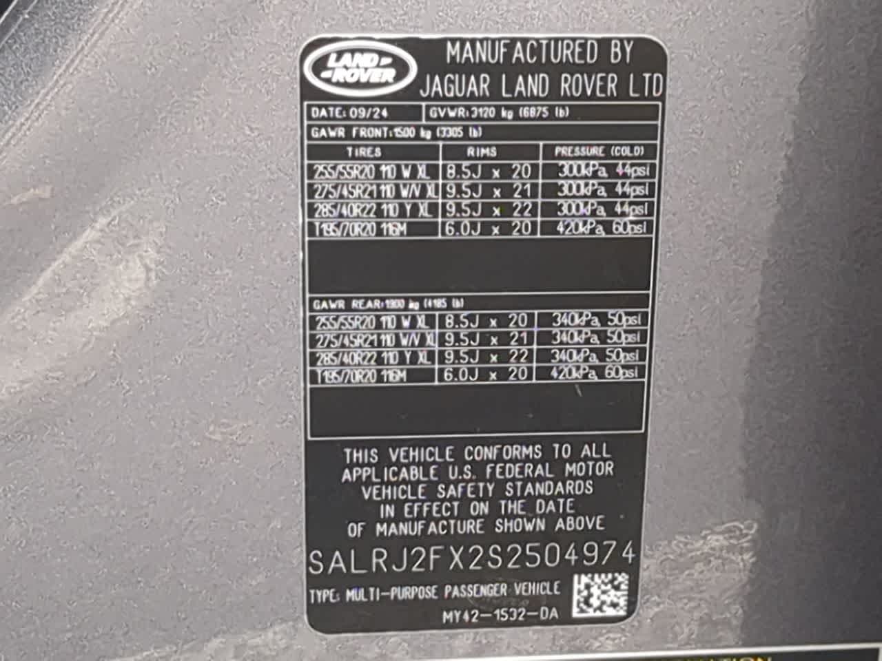 Thumbnail: 2025 Land Rover Discovery - 37