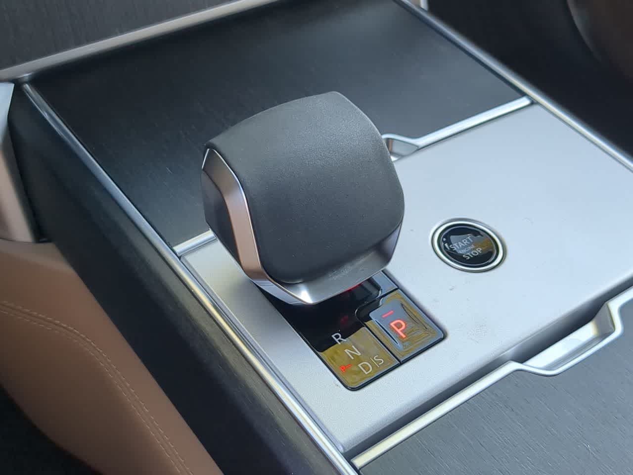 Thumbnail: 2026 Land Rover Range Rover - 35