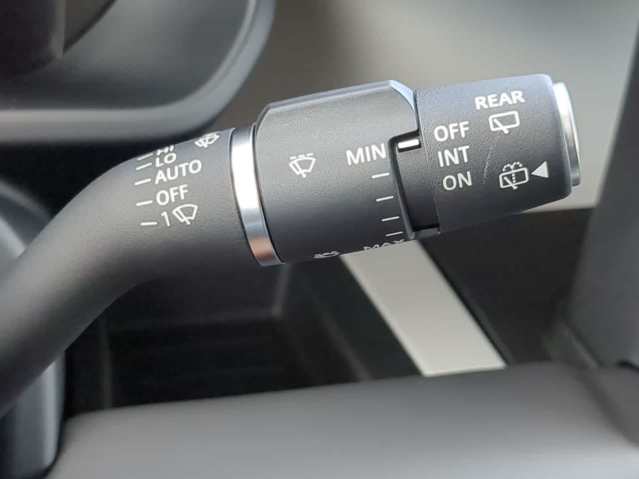 Thumbnail: 2025 Land Rover Defender - 28