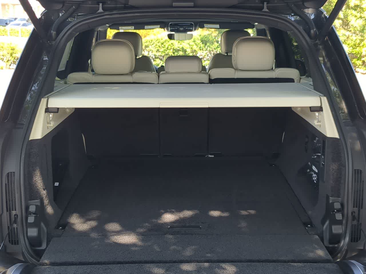 Thumbnail: 2026 Land Rover Range Rover - 36