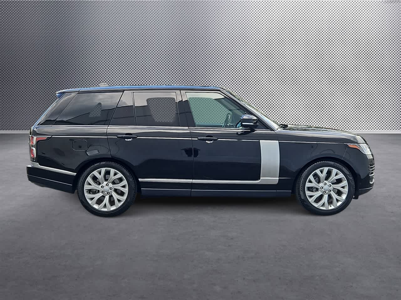 Thumbnail: 2022 Land Rover Range Rover - 9