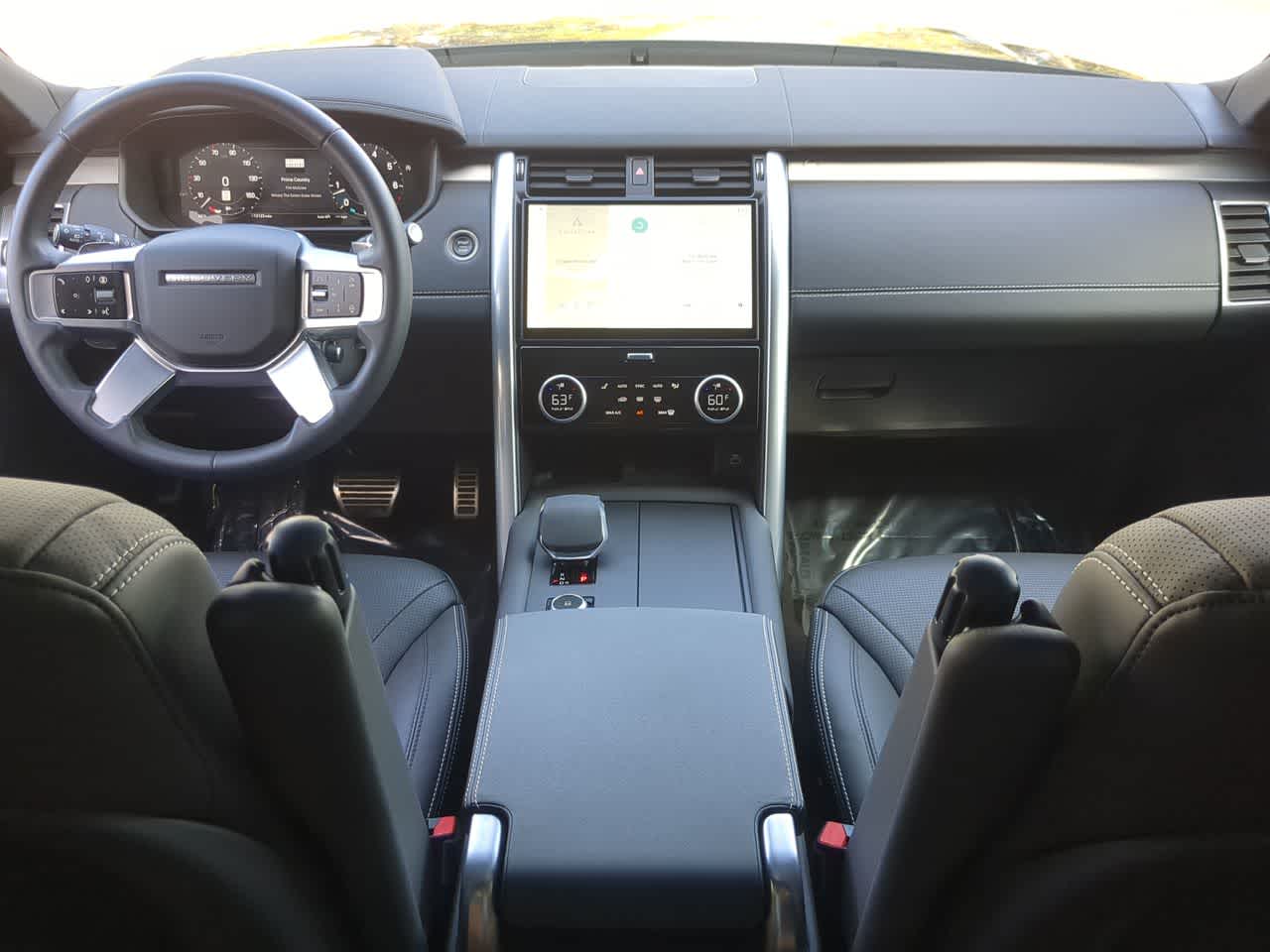 Thumbnail: 2025 Land Rover Discovery - 15