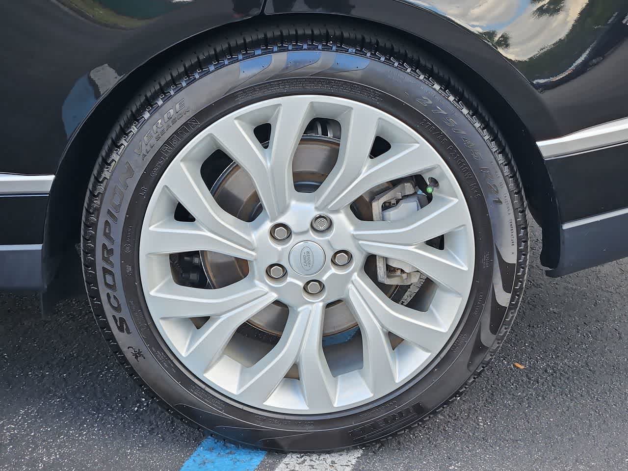 Thumbnail: 2022 Land Rover Range Rover - 14