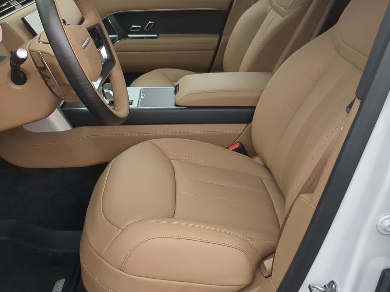 Thumbnail: 2025 Land Rover Range Rover - 17