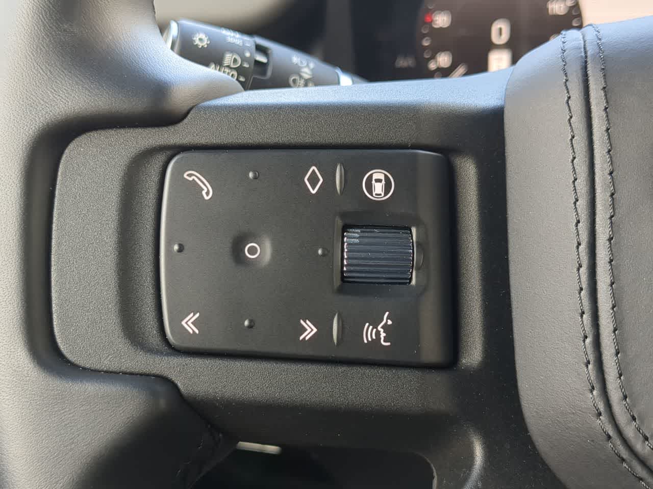 Thumbnail: 2025 Land Rover Defender - 26