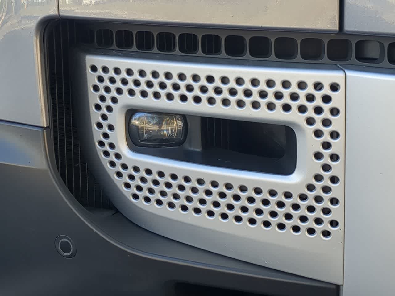 Thumbnail: 2020 Land Rover Defender - 11