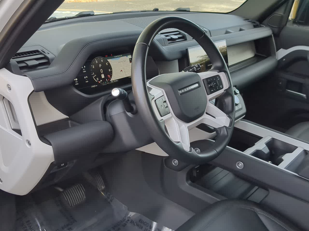 Thumbnail: 2025 Land Rover Defender - 10