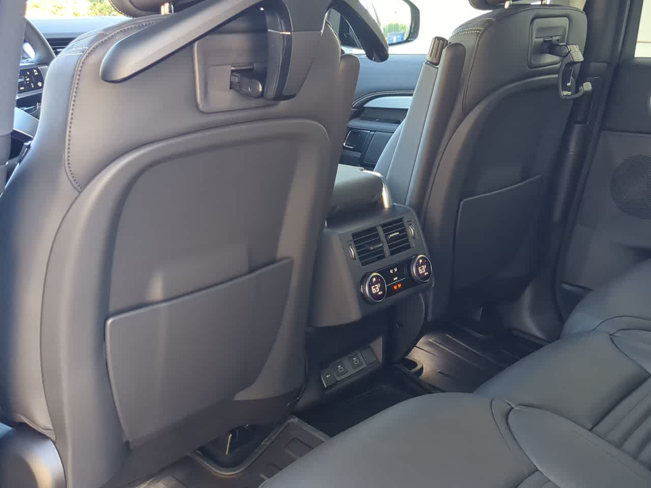 Thumbnail: 2026 Land Rover Discovery - 18