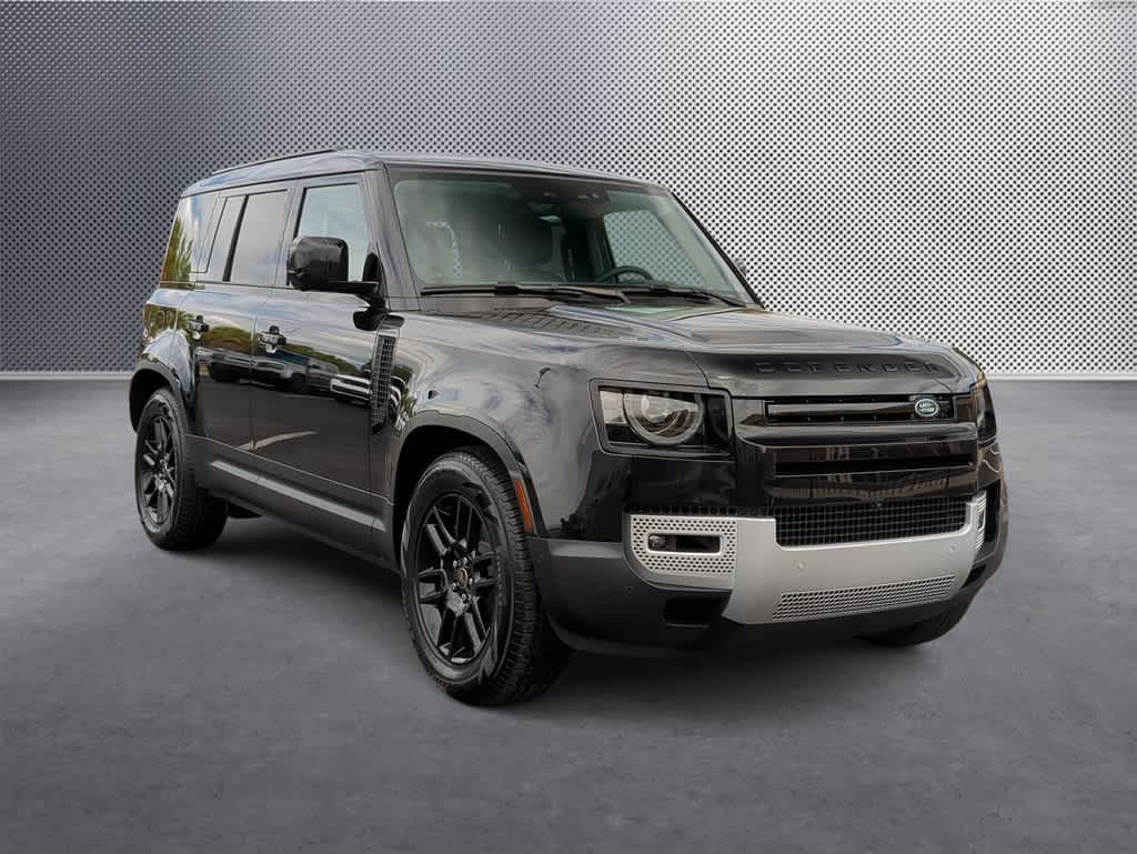 2025 Land Rover Defender 110 S photo 2