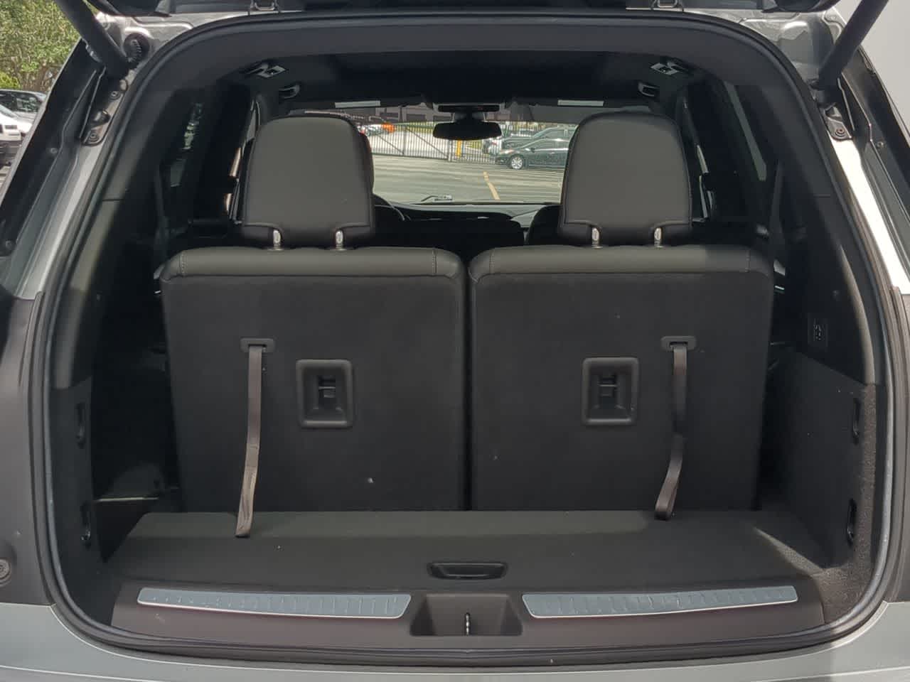 Thumbnail: 2024 Cadillac XT6 - 35