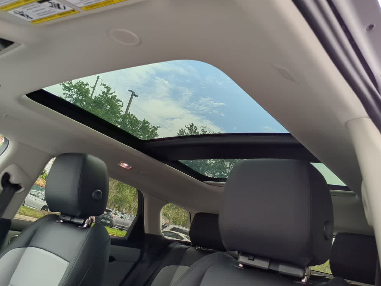 Thumbnail: 2025 Land Rover Range Rover Evoque - 18