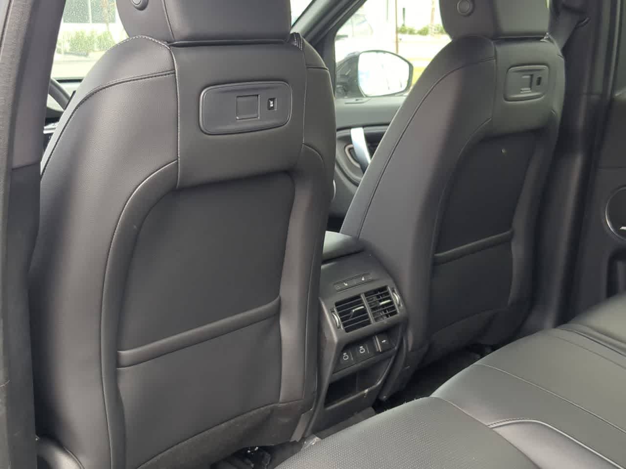 Thumbnail: 2025 Land Rover Discovery Sport - 18