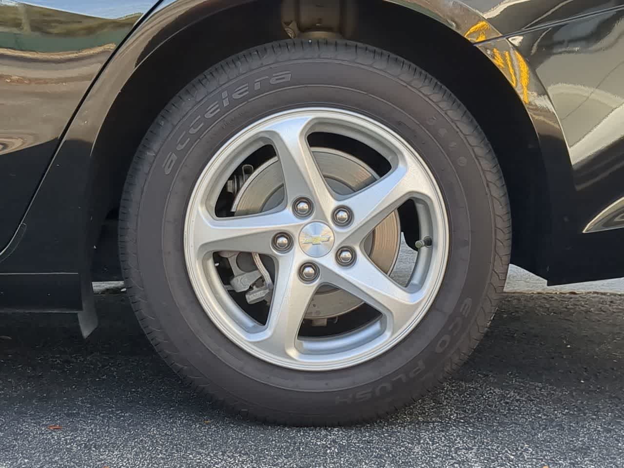 Thumbnail: 2018 Chevrolet Malibu - 13