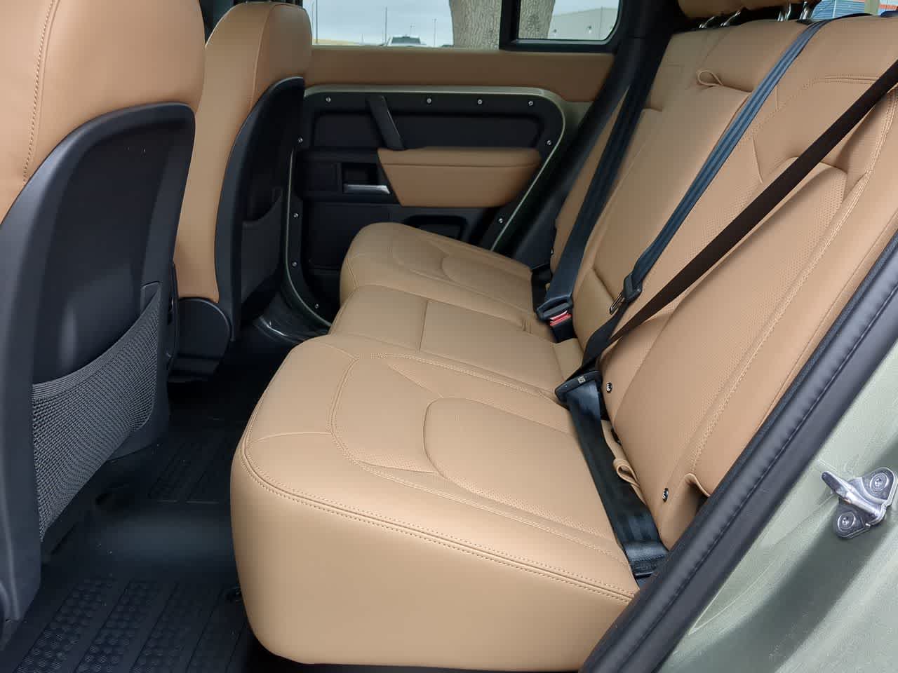 2025 Land Rover Defender 110 21