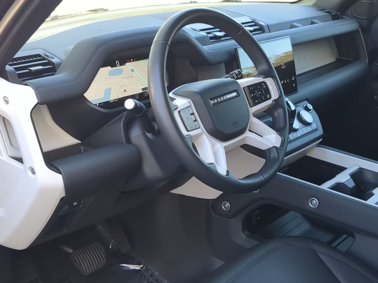 Thumbnail: 2025 Land Rover Defender - 10