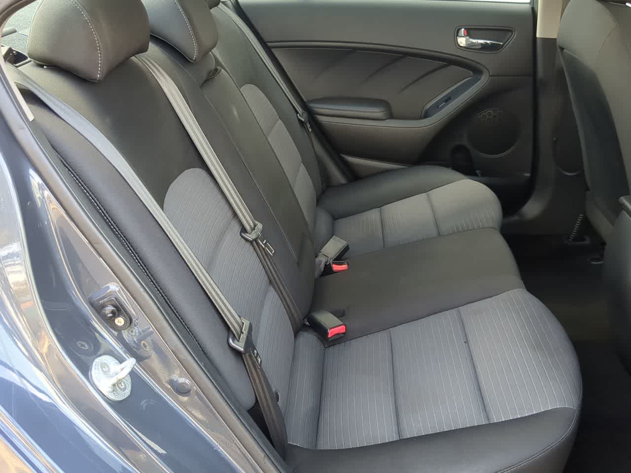 Thumbnail: 2016 Kia Forte - 20