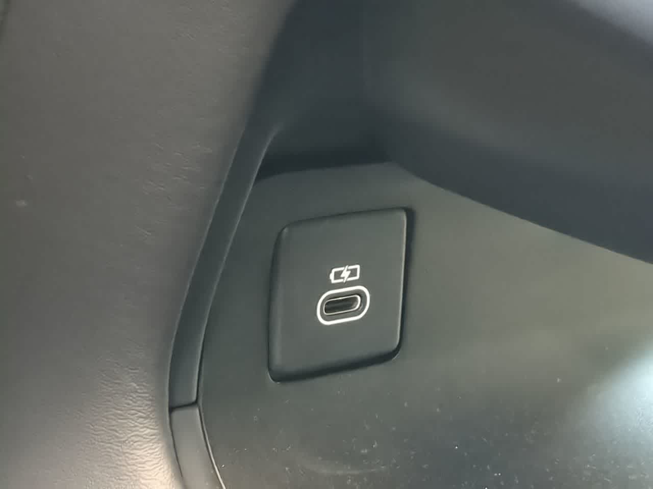 Thumbnail: 2025 Land Rover Range Rover Sport - 32