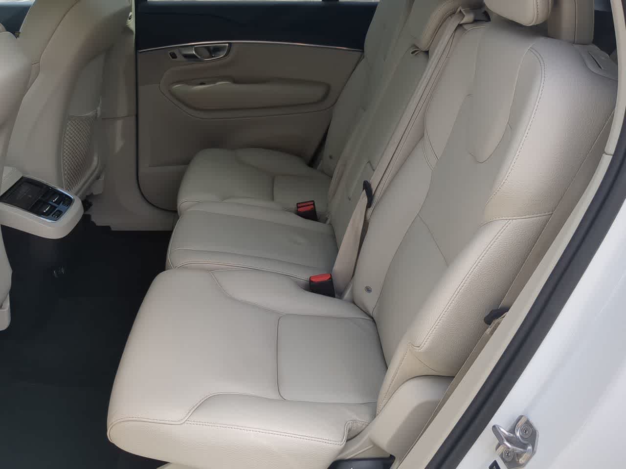 Thumbnail: 2020 Volvo XC90 - 21