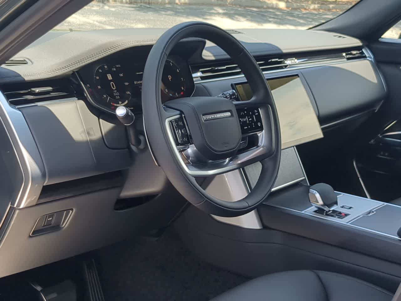 Thumbnail: 2026 Land Rover Range Rover - 10