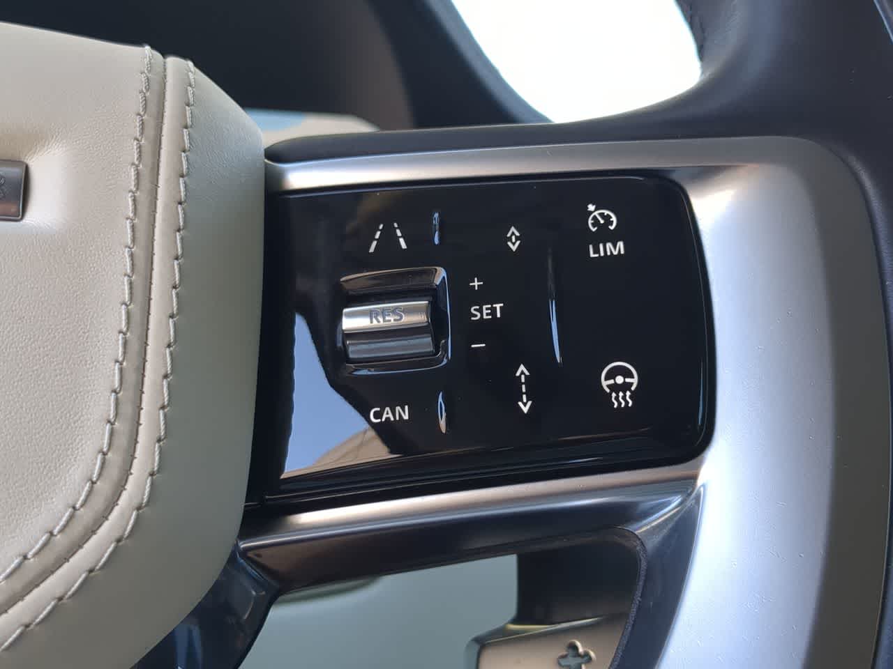 Thumbnail: 2023 Land Rover Range Rover - 26