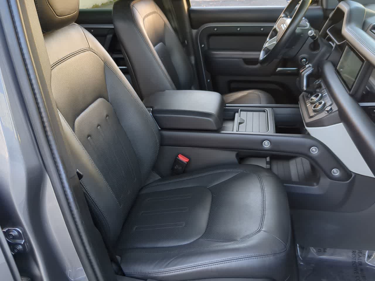 Thumbnail: 2020 Land Rover Defender - 24