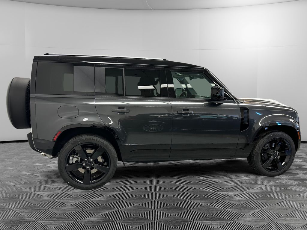 2026 Land Rover Defender X-Dynamic SE - Photo 6